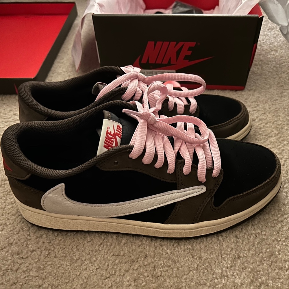 TRAVIS SCOTT X AIR JORDAN 1 LOW 'MOCHA'